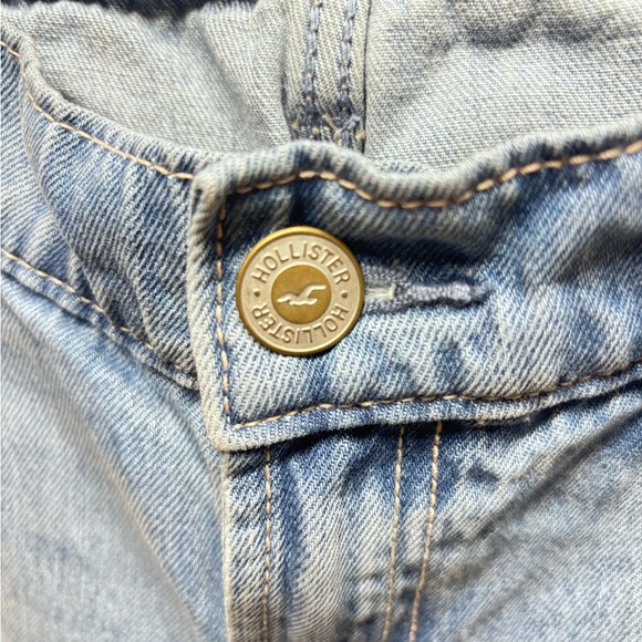 Hollister Women's Baggy Low-Rise Jeans - Picture 4 of 12